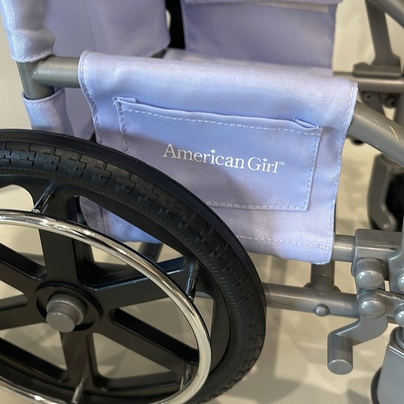 American Girl doll wheelchair, for 18-inch dolls. 
And new light condition - Picture 4 of 4